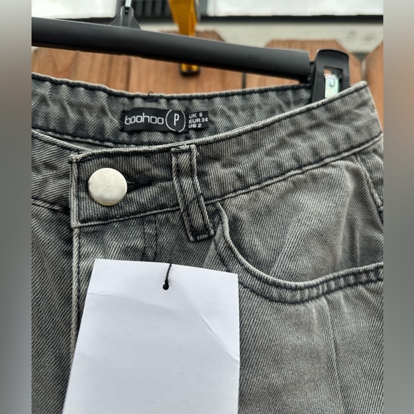Boohoo Baggy Boyfriend Distressed Grey Jeans Size 2 NWT - Picture 4 of 8